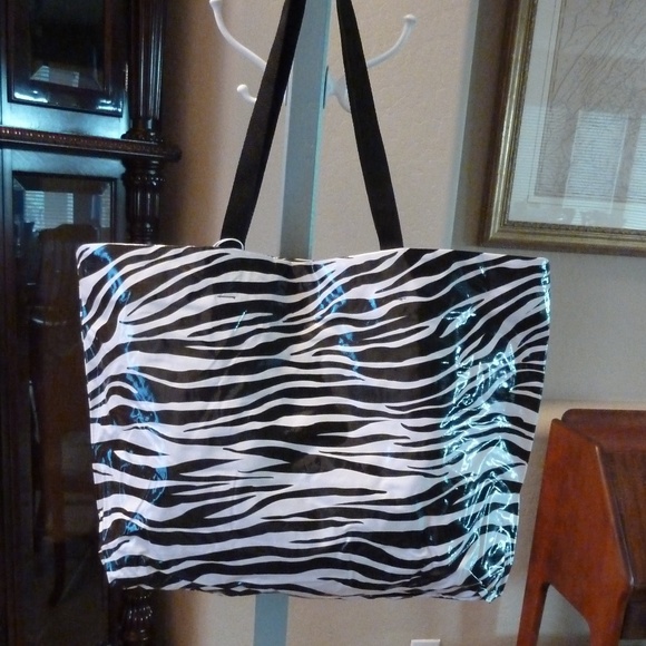 Tote Bag with Removable Clutch New Shopping to Office Versatile - Picture 3 of 8